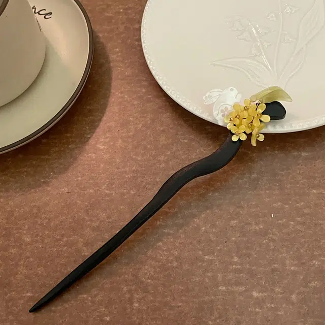 克兰茜 玉兔桂花轻奢甜美国风设计 新中式小众精致高级感 木材/亚克力 发簪 女款 黑色