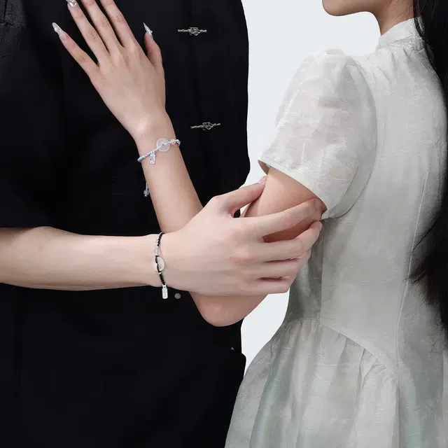 克兰茜 吉祥如意 玛瑙平安扣编织绳 小众优雅简约精致设计高级感 清冷感国风日常通勤百搭 礼盒装 可调节 好运 织物 手绳 男女同款情侣款