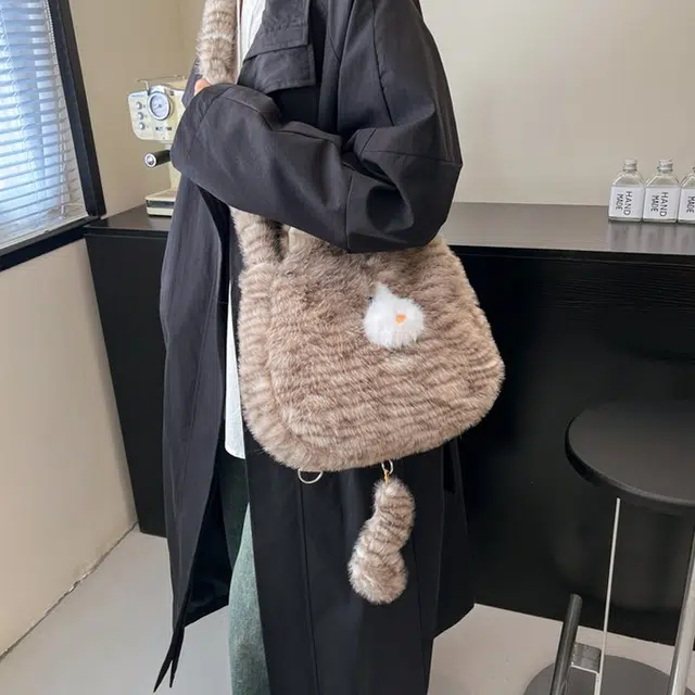 草丛喵喵喵 可爱女生秋冬大容量时尚毛绒甜美萌宠猫猫包日常休闲通勤个性设计 毛呢 单肩斜挎包 常规 女款 银渐层/加菲猫