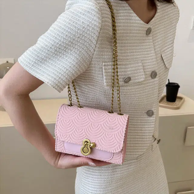 草丛喵喵喵 潮流百搭女款小方包 简约小众设计时尚 质感链条单肩斜挎包纯色锁扣 绒面革 常规 黑色/白色/粉色