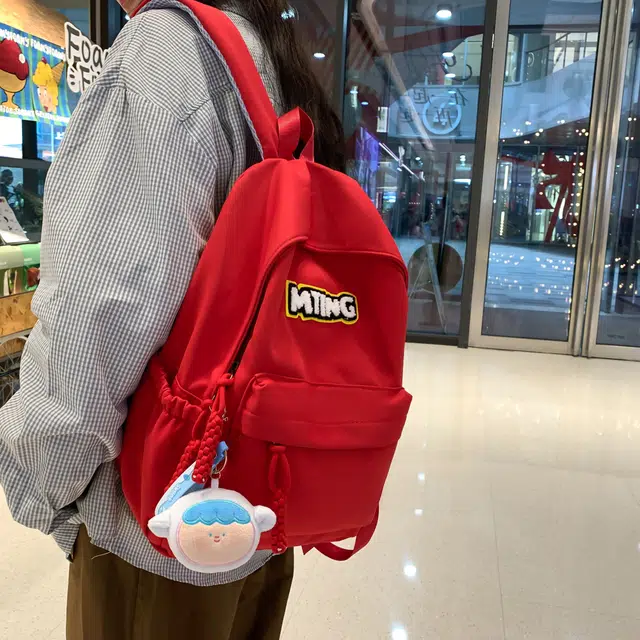 草丛喵喵喵 日系纯色休闲通勤旅行轻便高颜值大容量背包初中高中大学上课 尼龙 双肩包 男女同款情侣款 黑色/红色/灰色/黄色