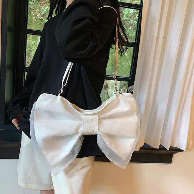 草丛喵喵喵 洋气蝴蝶结小众个性设计 时尚高级质感 甜美少女风可爱 帆布 帆布包单肩斜挎包 女款 常规 白色/黑色/绿色