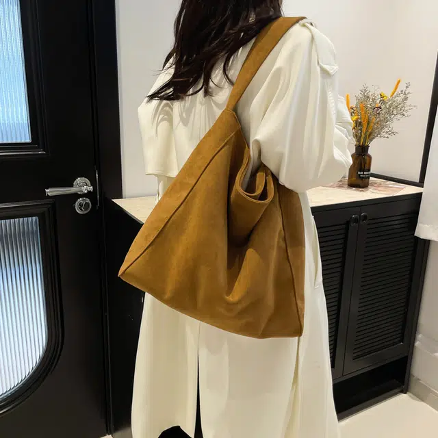 草丛喵喵喵 美拉德秋冬风时尚百搭简约设计小众复古大容量日常通勤 合成革 托特单肩包 女款 棕色/咖色