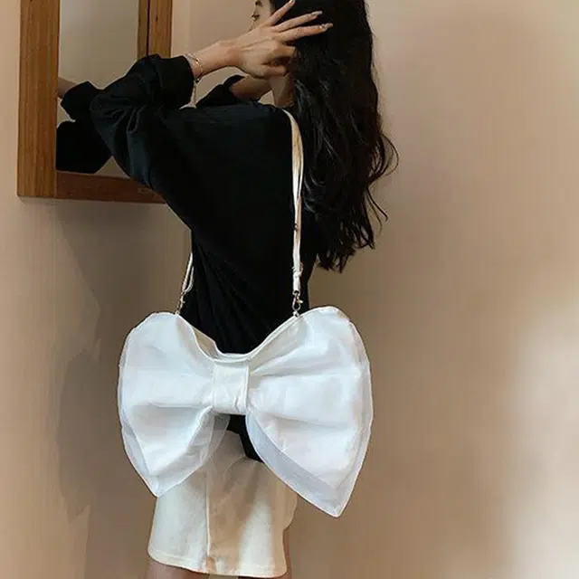 草丛喵喵喵 洋气蝴蝶结小众个性设计 时尚高级质感 甜美少女风可爱 帆布 帆布包单肩斜挎包 女款 常规 白色/黑色/绿色