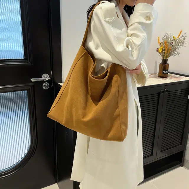 草丛喵喵喵 美拉德秋冬风时尚百搭简约设计小众复古大容量日常通勤 合成革 托特单肩包 女款 棕色/咖色