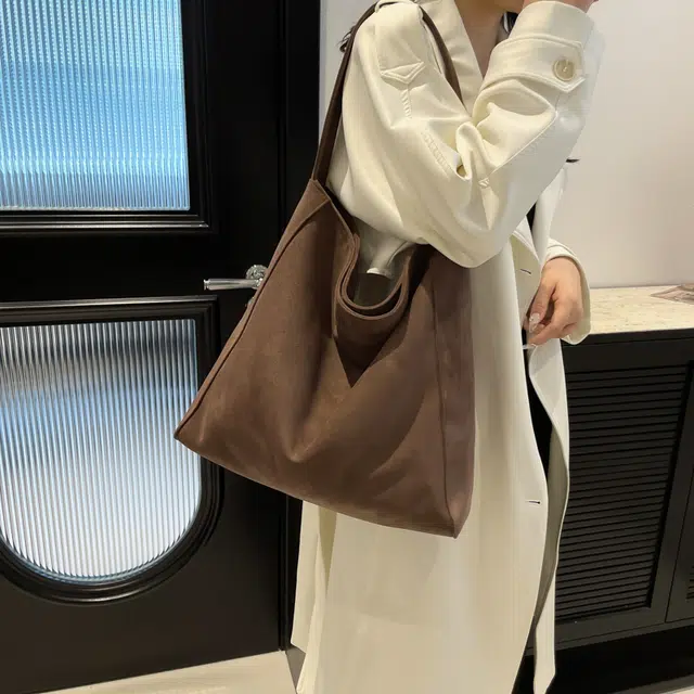 草丛喵喵喵 美拉德秋冬风时尚百搭简约设计小众复古大容量日常通勤 合成革 托特单肩包 女款 棕色/咖色