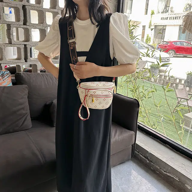 草丛喵喵喵 休闲经典时尚百搭潮流 尼龙布 胸包 男女同款情侣款 黑色