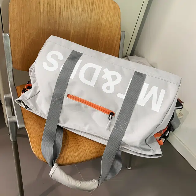 草丛喵喵喵 大容量健身出行运动高颜值百搭 尼龙 旅行包 男女同款情侣款 黑色/灰色