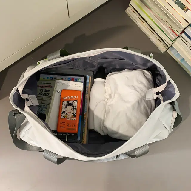 草丛喵喵喵 大容量健身出行运动高颜值百搭 尼龙 旅行包 男女同款情侣款 黑色/灰色