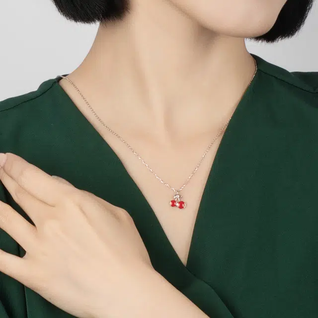 925