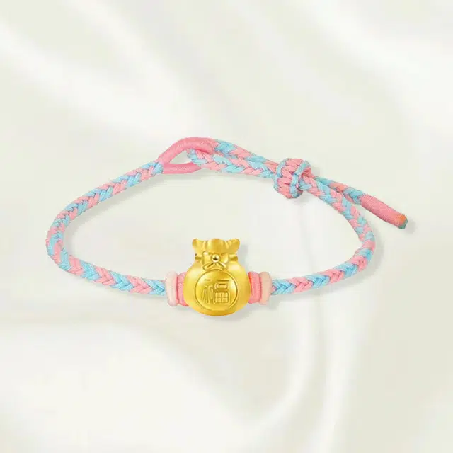 999