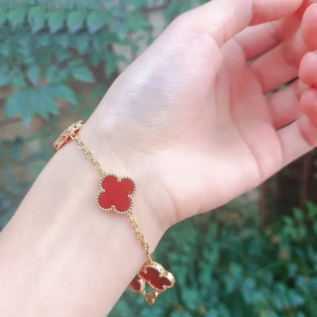 重庆金店 经典四叶草 简约大气高级精致优雅甜美浪漫温柔风小清新小众设计甜蜜爱念 合金 手链 男女同款情侣款