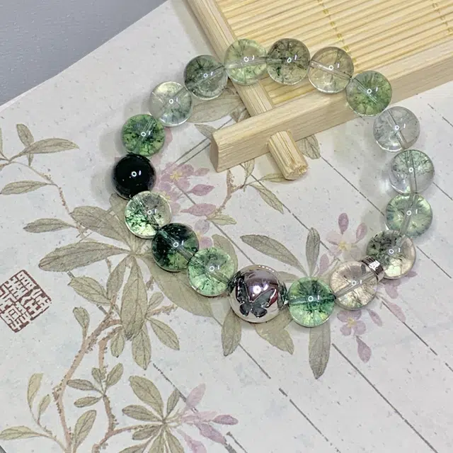 【招财 旺桃花财源滚滚有钱花】 重庆金店 绿幽灵手饰 小众设计高级感串珠 水逆退散 礼盒款诸事好运#好运 水晶 手串 女款