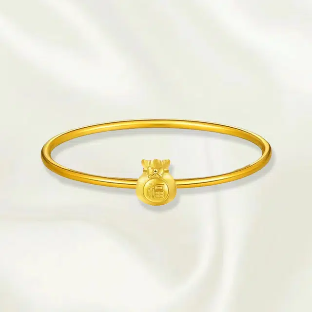 999