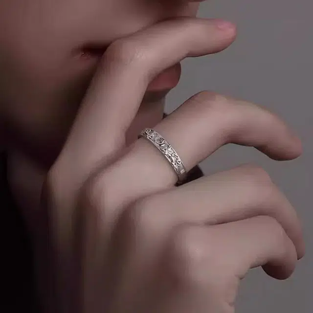 925