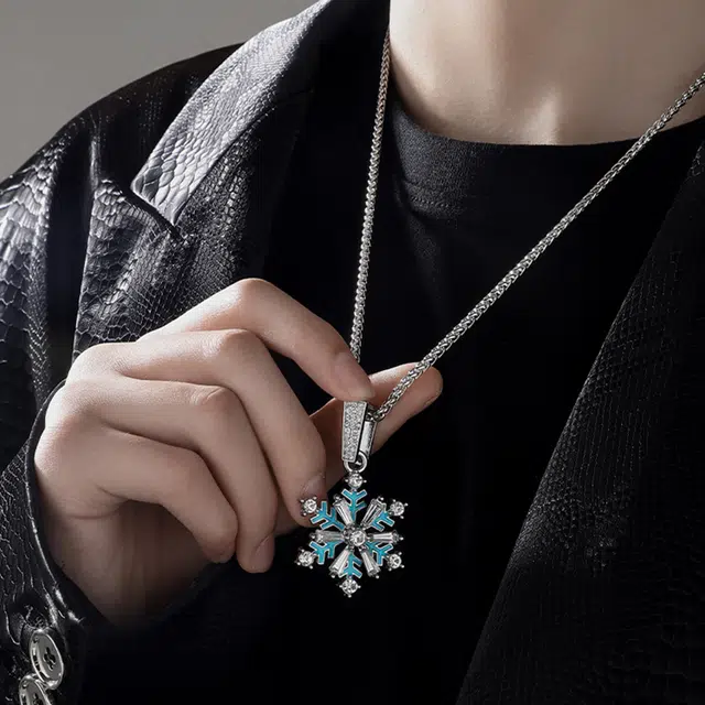 永恒旋律 幽蓝雪花吊坠 轻奢小众设计高级感毛衣链 钛钢 项链 男女同款情侣款 银色