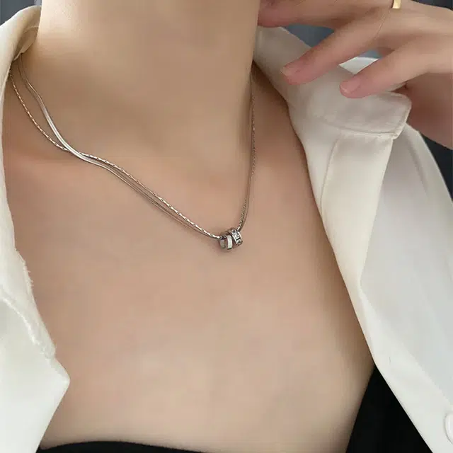 永恒旋律 甜酷风小众高级感蛇骨   个性潮流镶嵌设计感 学生休闲通勤风配饰 双层叠戴 钛钢/锆石 项链 女款