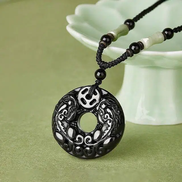 永恒旋律 招财纳福 玉龙貔貅平安扣转运吊坠 新中式小众国风简约高级感设计 日常通勤经典百搭个性时尚 可调节毛衣链好运 黑曜石 项链 男款