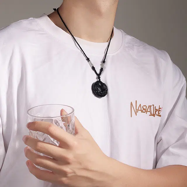 永恒旋律 招财纳福 玉龙貔貅平安扣转运吊坠 新中式小众国风简约高级感设计 日常通勤经典百搭个性时尚 可调节毛衣链好运 黑曜石 项链 男款