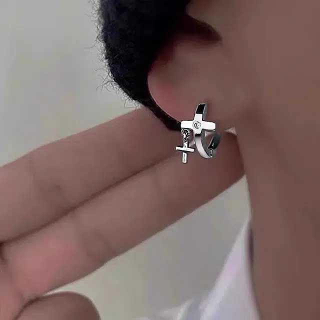 925