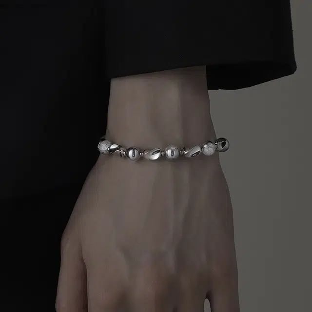 永恒旋律 莫比乌斯设计 嘻哈街头潮流百搭高级感手串 简约通勤风经典素链 送礼男生男友 钛钢 手链 男款 银色 手提袋礼盒装