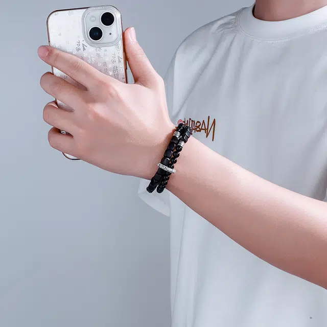 999