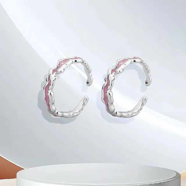 925
