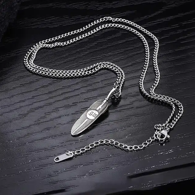 925