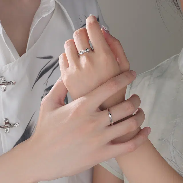 在逃公主对戒 永恒旋律 钟爱久久 浪漫高级感轻奢甜蜜饰爱告白女友三秒心动开口戒可调节 恋爱约会学生表白礼盒装 合金 戒指 男女同款情侣款