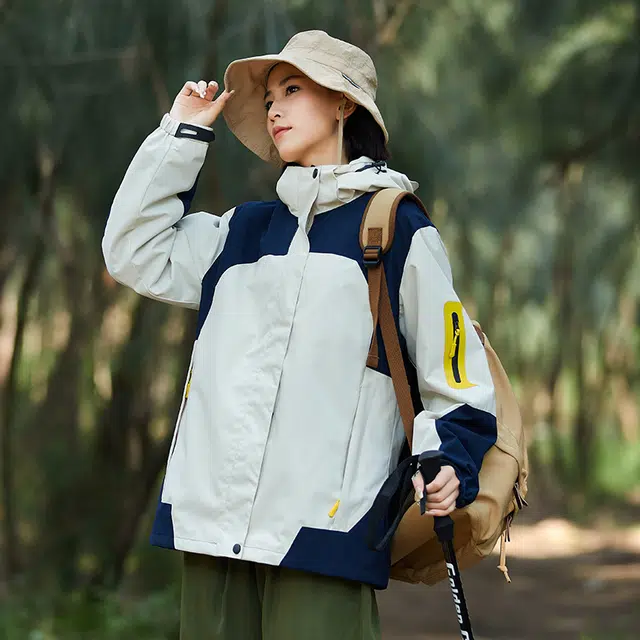 木清清 美式机能风拼接色可拆卸帽户外三合一防风防水登山冲锋茄克夹克外套 女款