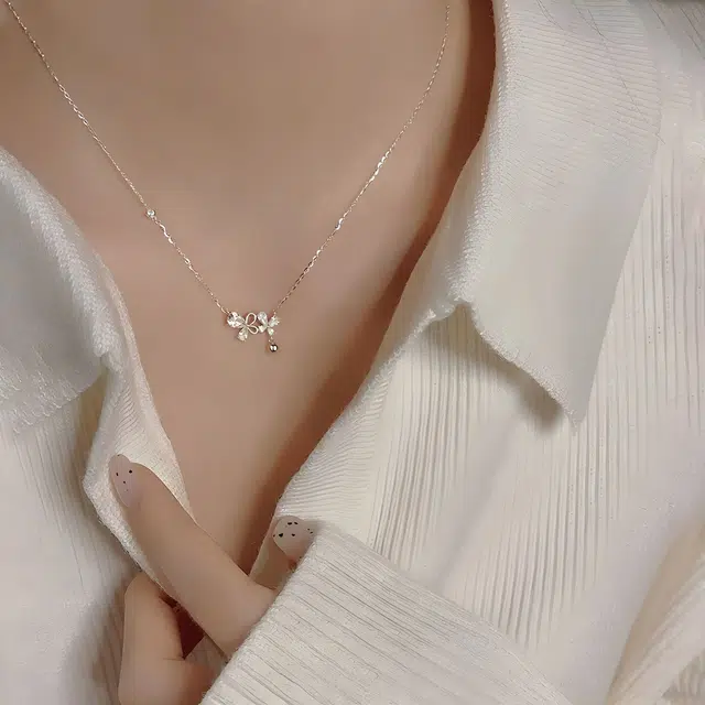 925