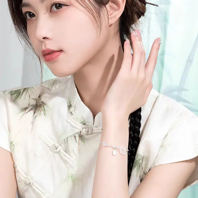 S925