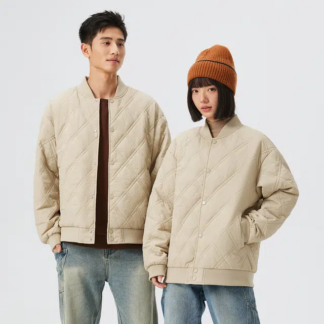 贵人鸟 暖行系列 简约品牌织标微皱感绗线菱格肌理宽松休闲保暖棒球领棉服外套 男女同款
