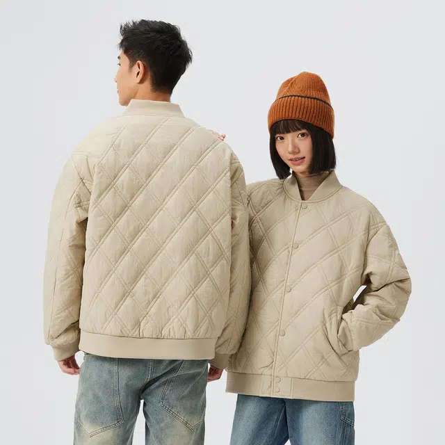 贵人鸟 暖行系列 简约品牌织标微皱感绗线菱格肌理宽松休闲保暖棒球领棉服外套 男女同款