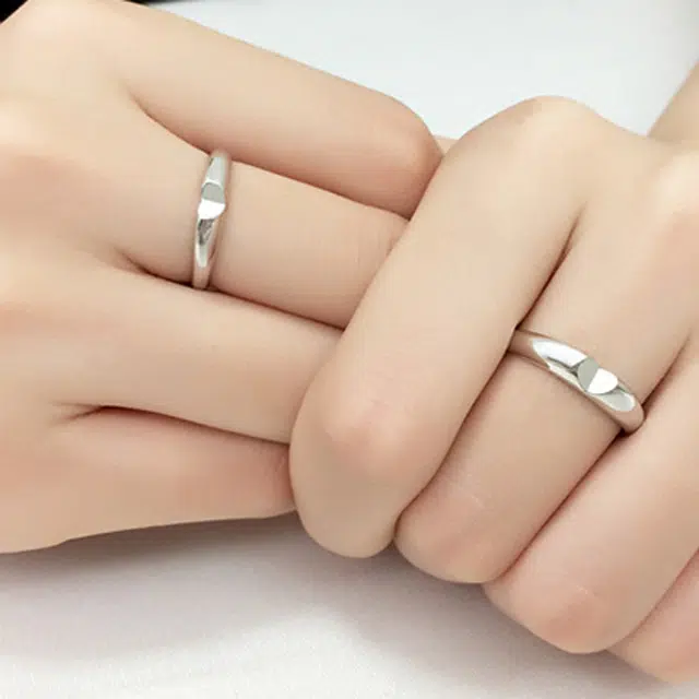 925