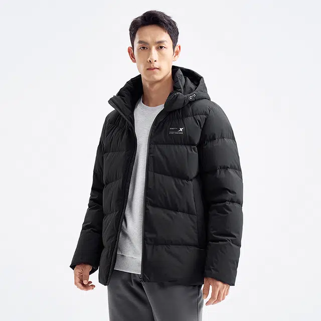 特步 综训系列 纯色拉链连帽舒适透气百搭休闲羽绒服 男款 正黑色