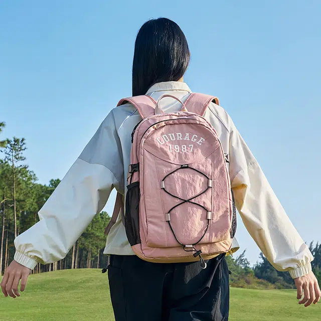 特步 纯色运动时尚休闲 织物 书包背包双肩包 男女同款情侣款 灰粉