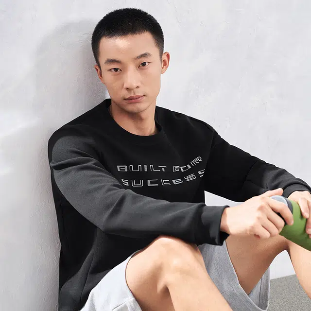 特步 综训系列 字母印花圆领套头休闲运动长袖卫衣 男款