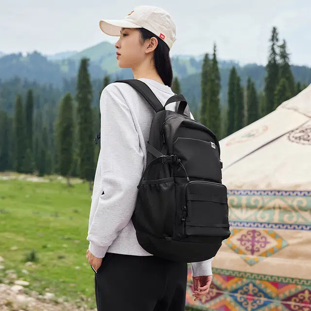特步 小巢 潮流个性百搭 织物 双肩包 男女同款情侣款 黑色