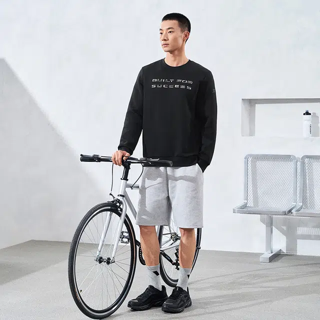 特步 综训系列 字母印花圆领套头休闲运动长袖卫衣 男款