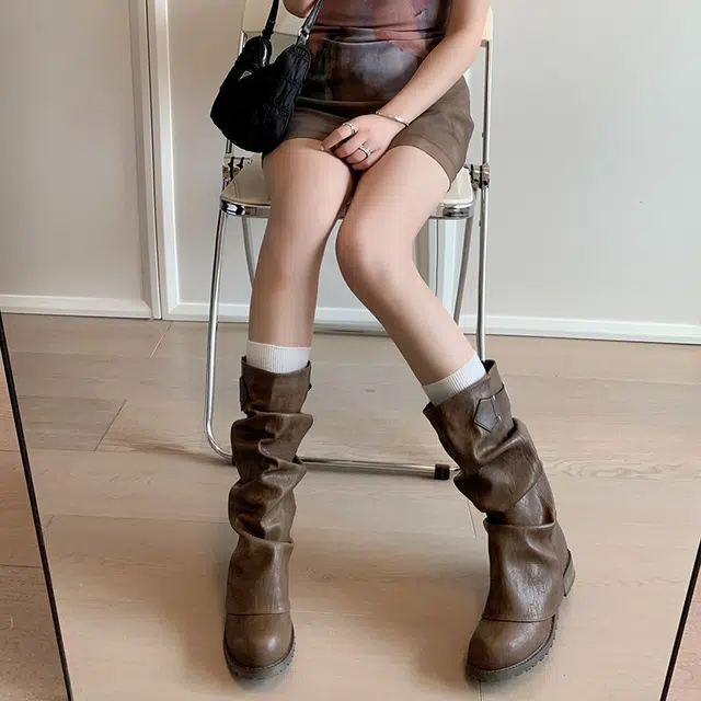 蓉城鞋王 牛皮 复古褶皱皮带扣 圆头内增高 短靴 女款