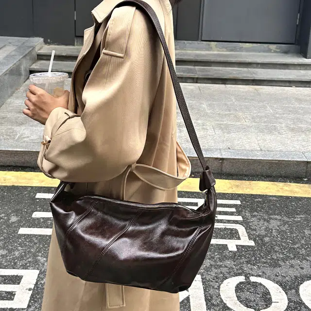 都宝路 小众复古高级质感气质百搭轻便通勤 合成革 腋下包斜挎单肩包 女款 咖啡/可可棕/酒红