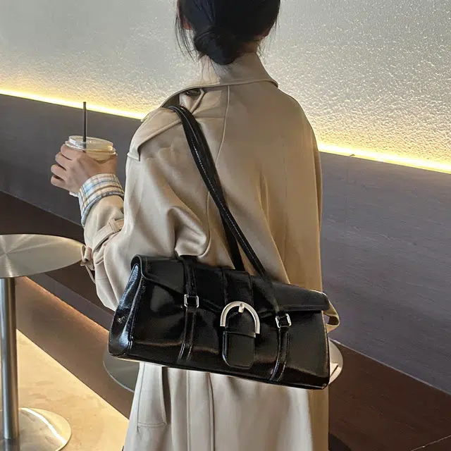 都宝路 美拉德复古风时尚优雅气质上班通勤百搭法棍包 合成革 单肩包 常规 女款 黑色/棕色