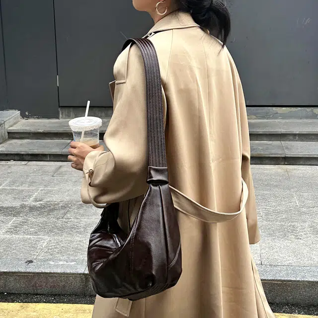 都宝路 小众复古高级质感气质百搭轻便通勤 合成革 腋下包斜挎单肩包 女款 咖啡/可可棕/酒红