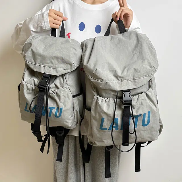 意酷 登山抽绳束口上课通勤运动轻便徒步 尼龙 双肩包 男女同款情侣款 灰绿色/米白色/黑色/棕色