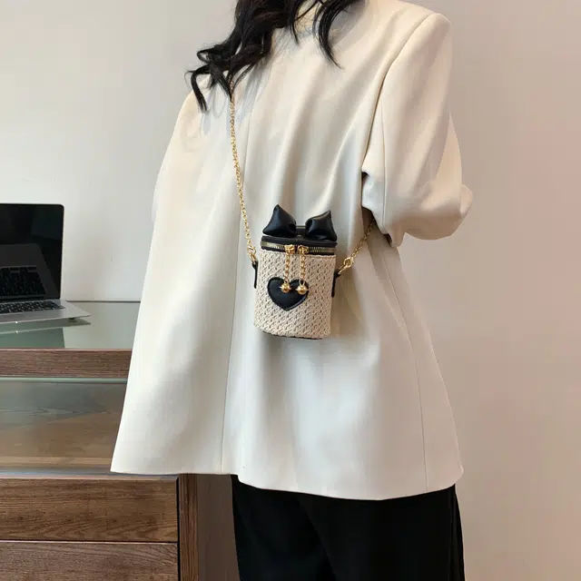 意酷 夏天夏季百搭可爱女 编织 单肩包 女款 白色/黑色/卡其色/棕色