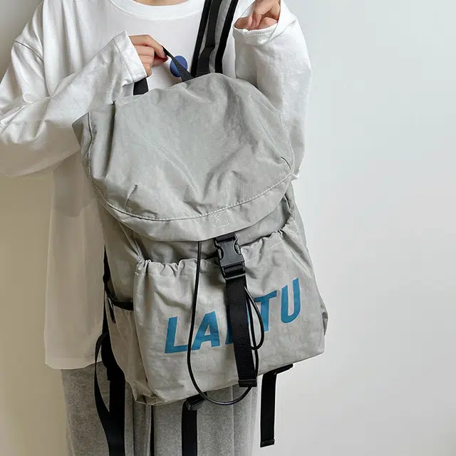 意酷 登山抽绳束口上课通勤运动轻便徒步 尼龙 双肩包 男女同款情侣款 灰绿色/米白色/黑色/棕色