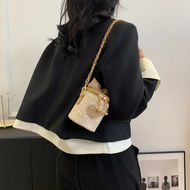 意酷 夏天夏季百搭可爱女 编织 单肩包 女款 白色/黑色/卡其色/棕色
