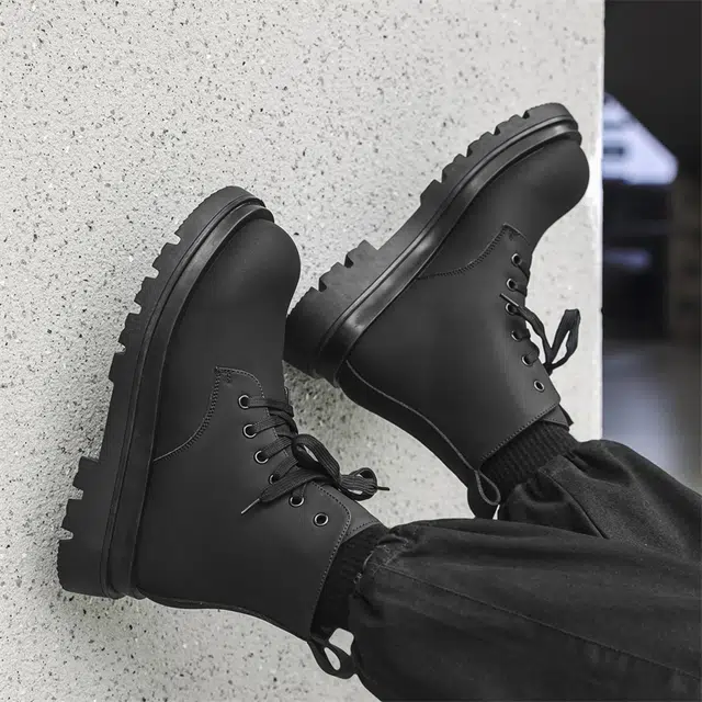 健休 二层牛皮 商务潮流简约 中筒 马丁靴 男款 黑色