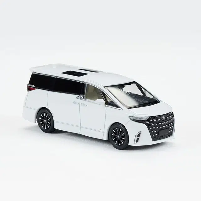 麦思迪 丰田埃尔法 铁底胶胎 独立灯件 合金车壳 小比例车模 成品模型